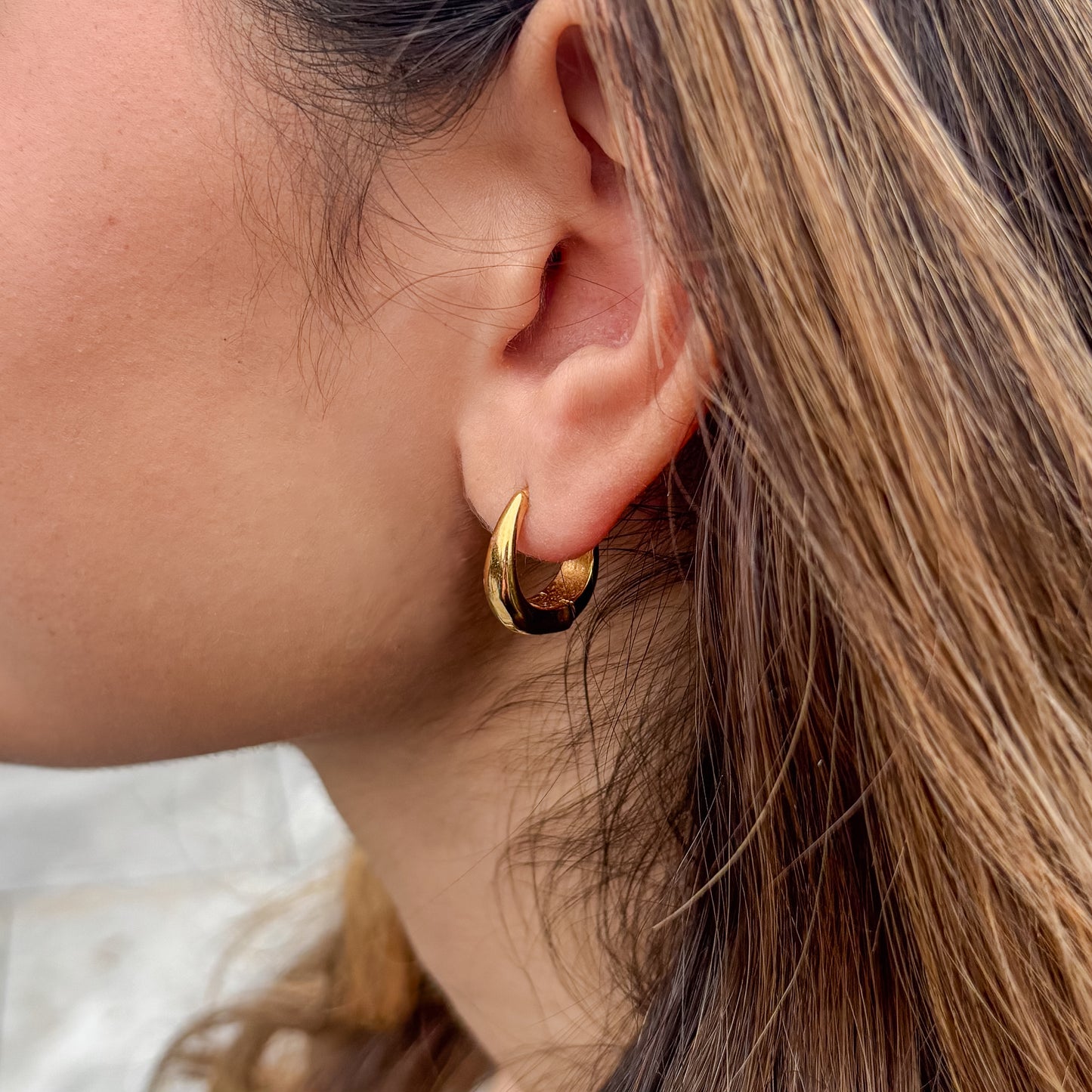 Dainty Hoops